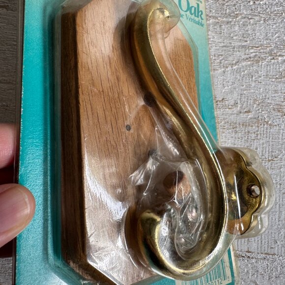Vintage Metal Hook with Solid Oak Back Plate - New Old Stock - Picture 4 of 9